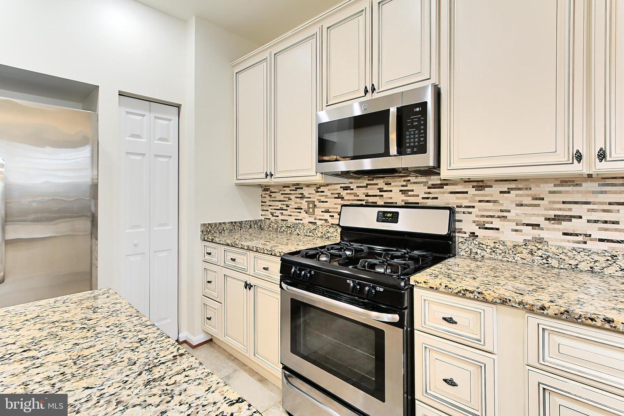 1501-D N Colonial Ter