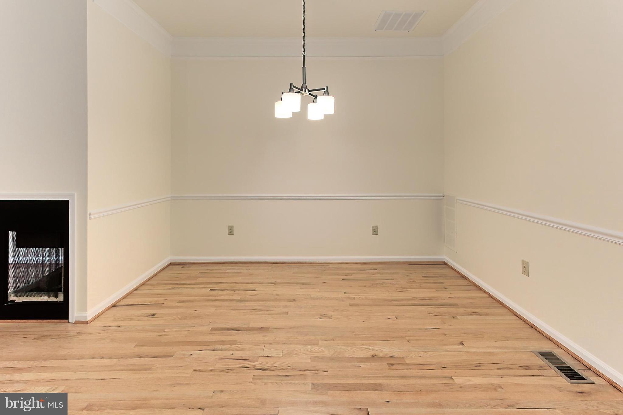 1501-D N Colonial Ter