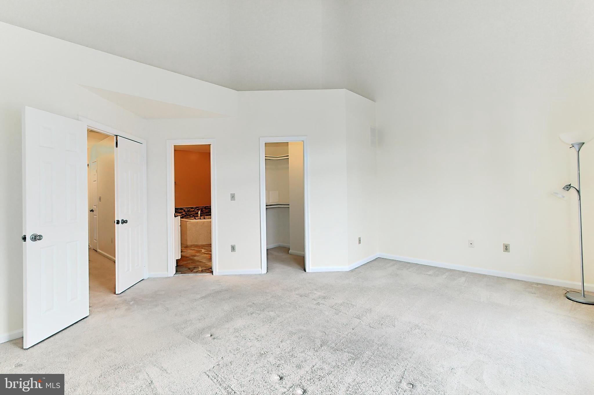 1501-D N Colonial Ter