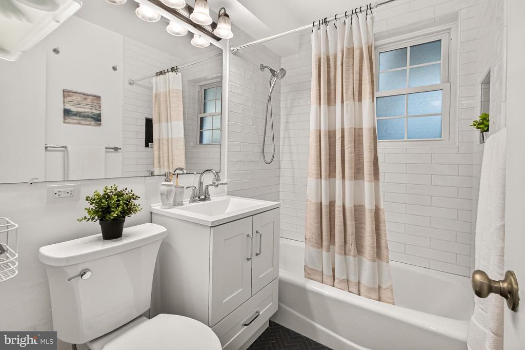 2711 S WALTER REED DRIVE Unit: A