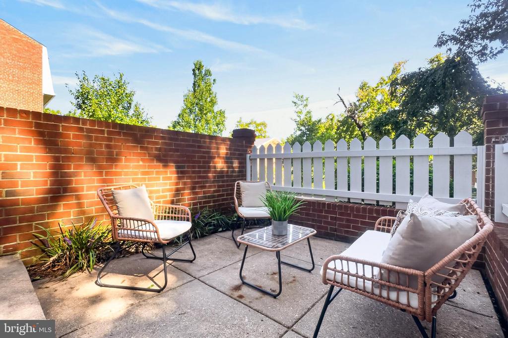 2711 S WALTER REED DRIVE Unit: A