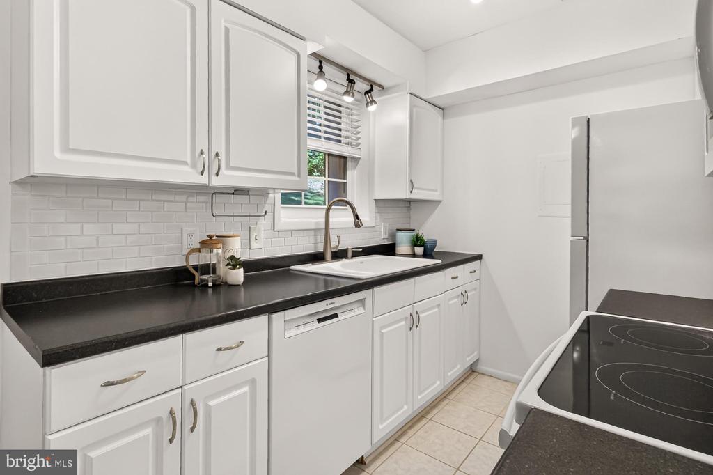 2711 S WALTER REED DRIVE Unit: A