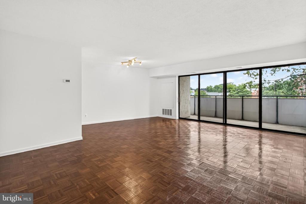 5300 COLUMBIA PIKE Unit: 705