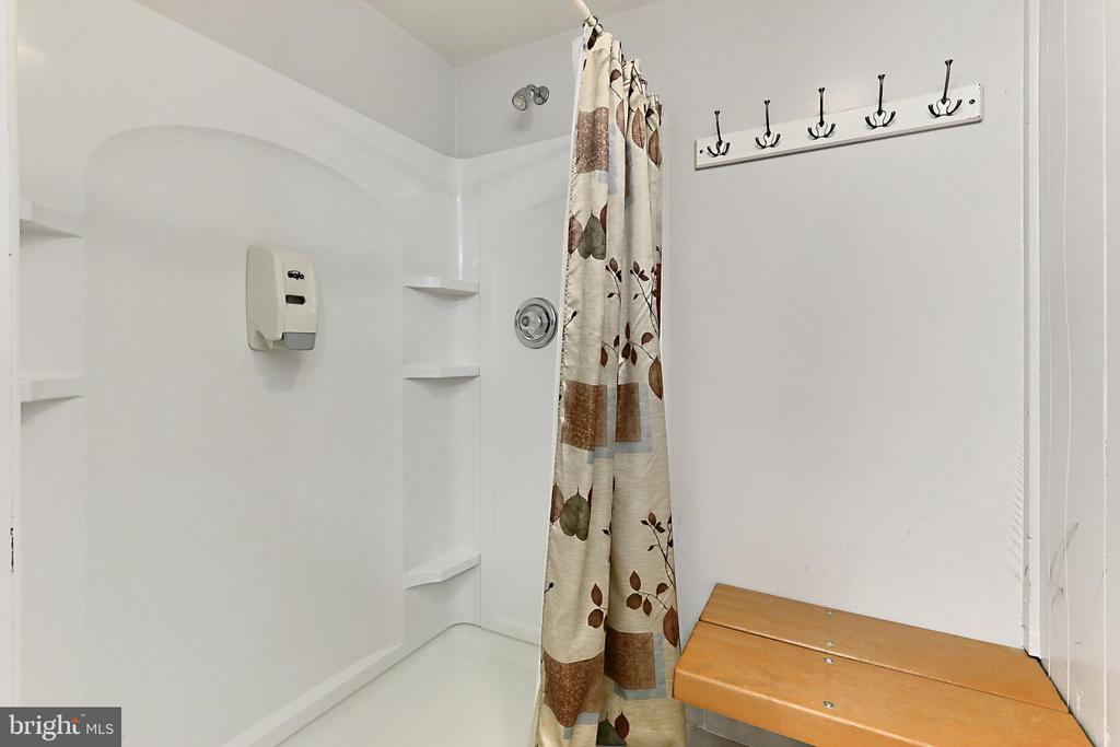 5300 COLUMBIA PIKE Unit: 705