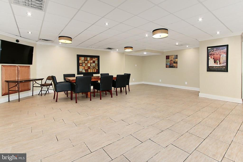 5300 COLUMBIA PIKE Unit: 705
