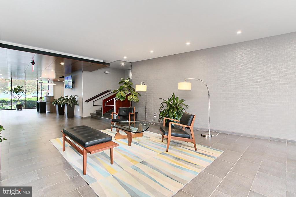 5300 COLUMBIA PIKE Unit: 705