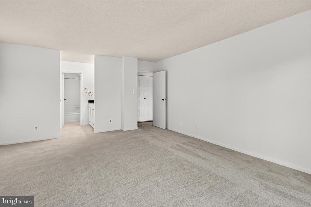 5300 COLUMBIA PIKE Unit: 705