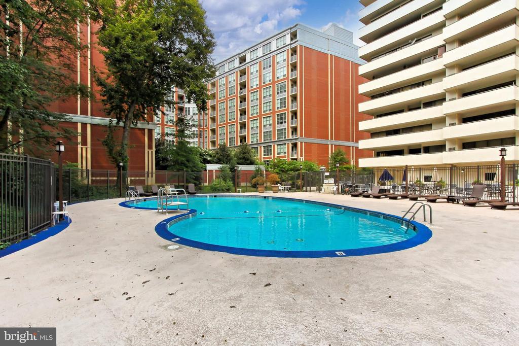 5300 COLUMBIA PIKE Unit: 705
