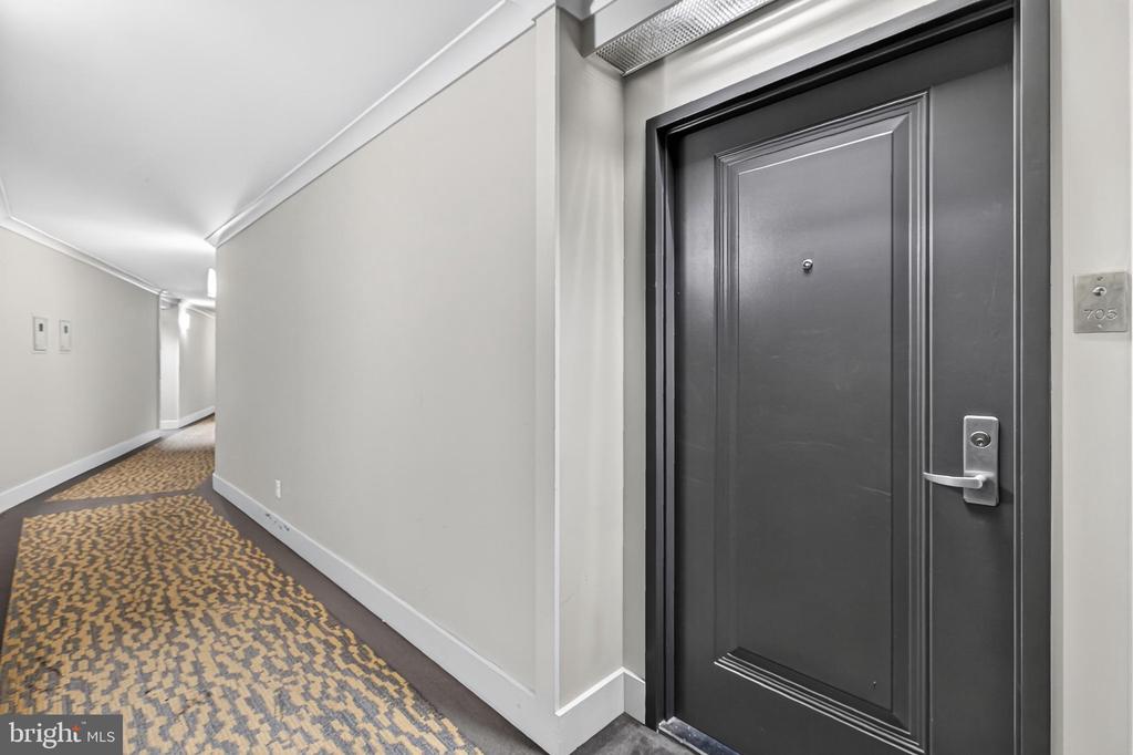 5300 COLUMBIA PIKE Unit: 705