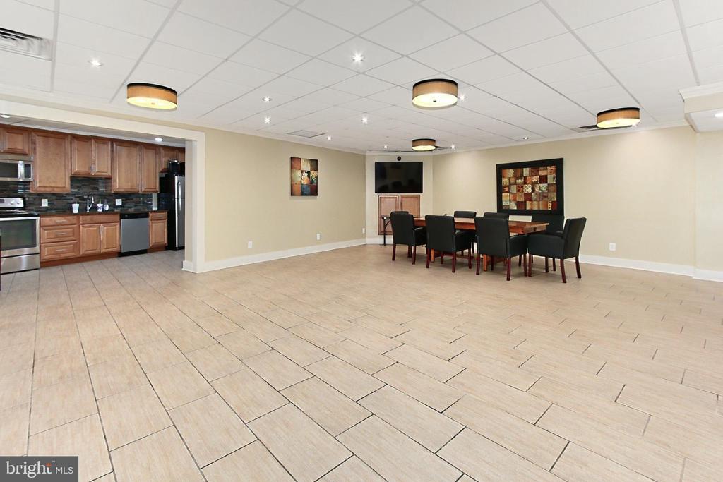 5300 COLUMBIA PIKE Unit: 705
