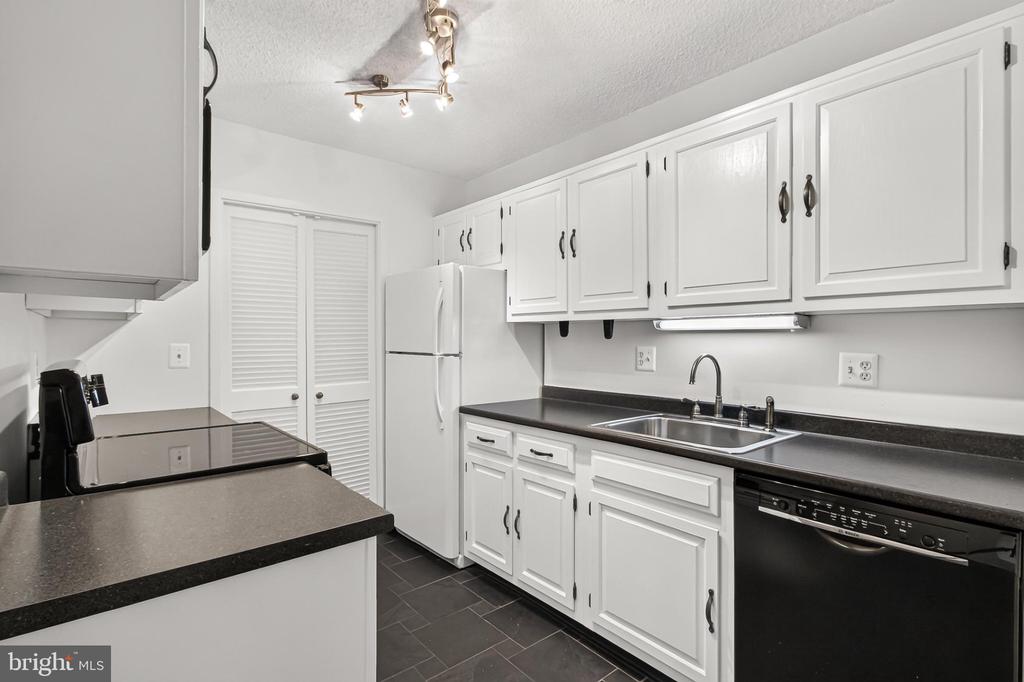 5300 COLUMBIA PIKE Unit: 705