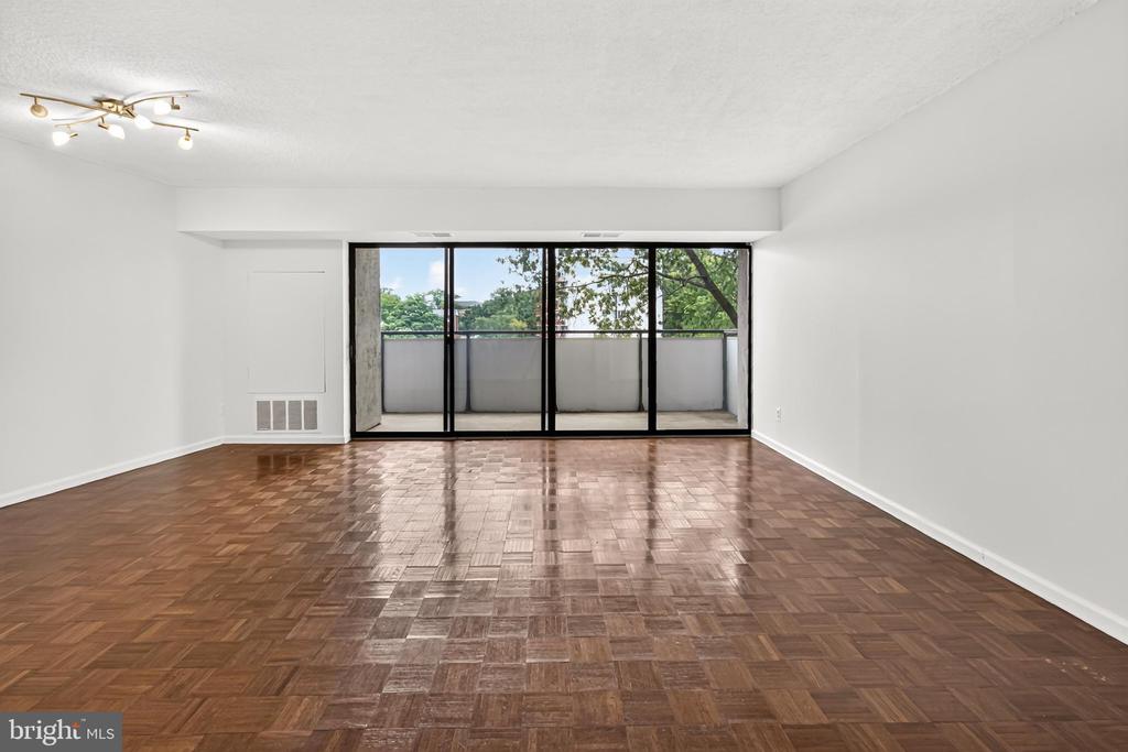 5300 COLUMBIA PIKE Unit: 705