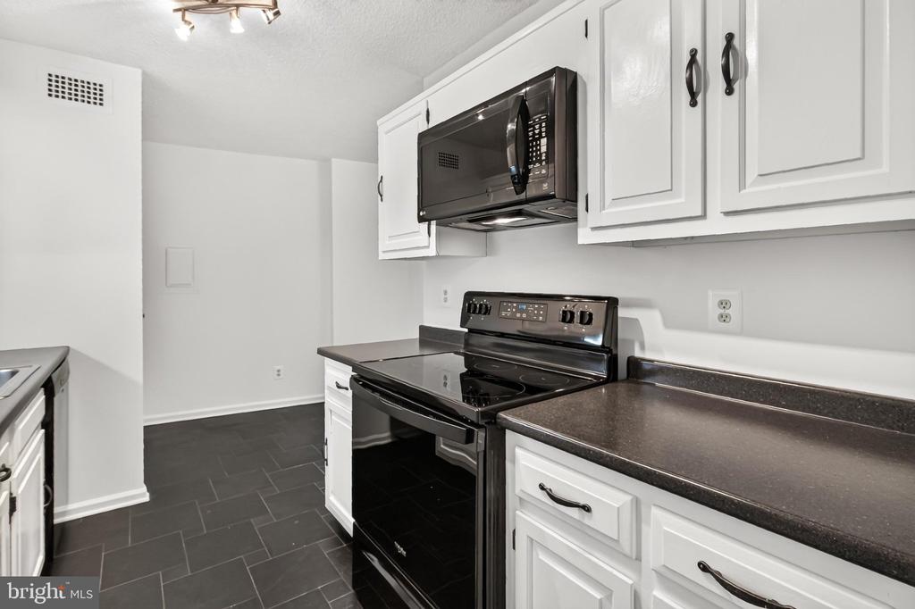 5300 COLUMBIA PIKE Unit: 705