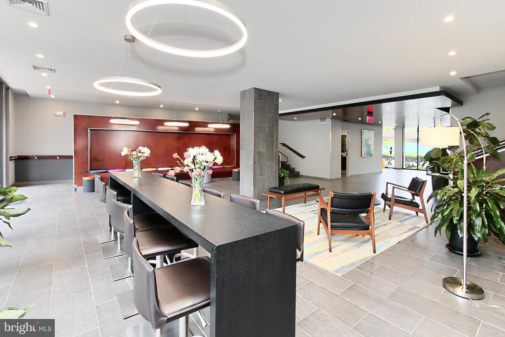 5300 COLUMBIA PIKE Unit: 705