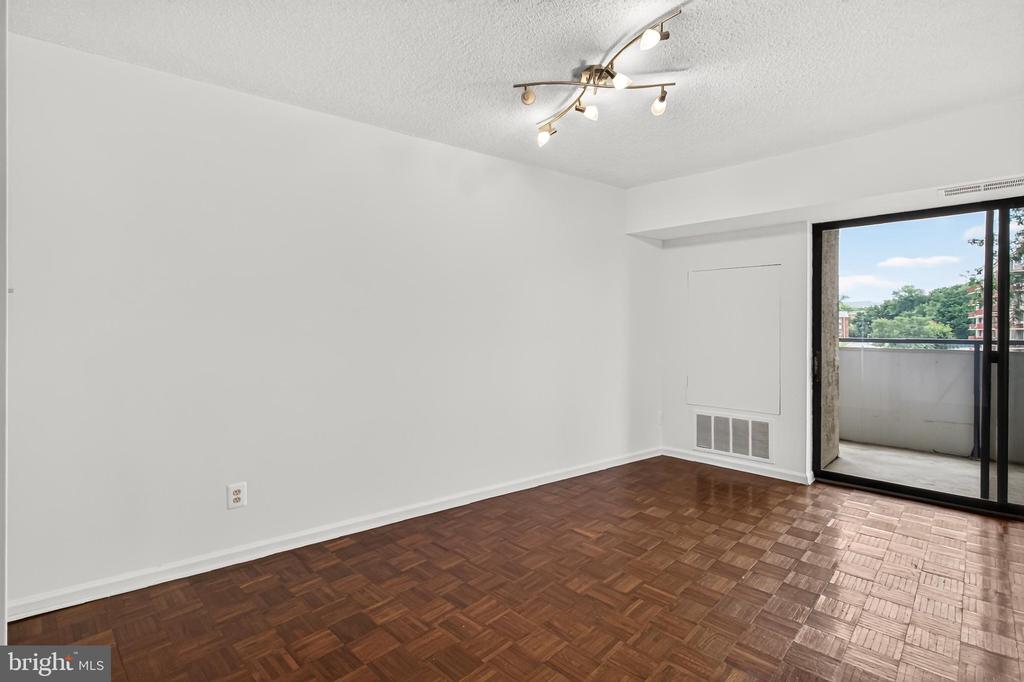 5300 COLUMBIA PIKE Unit: 705