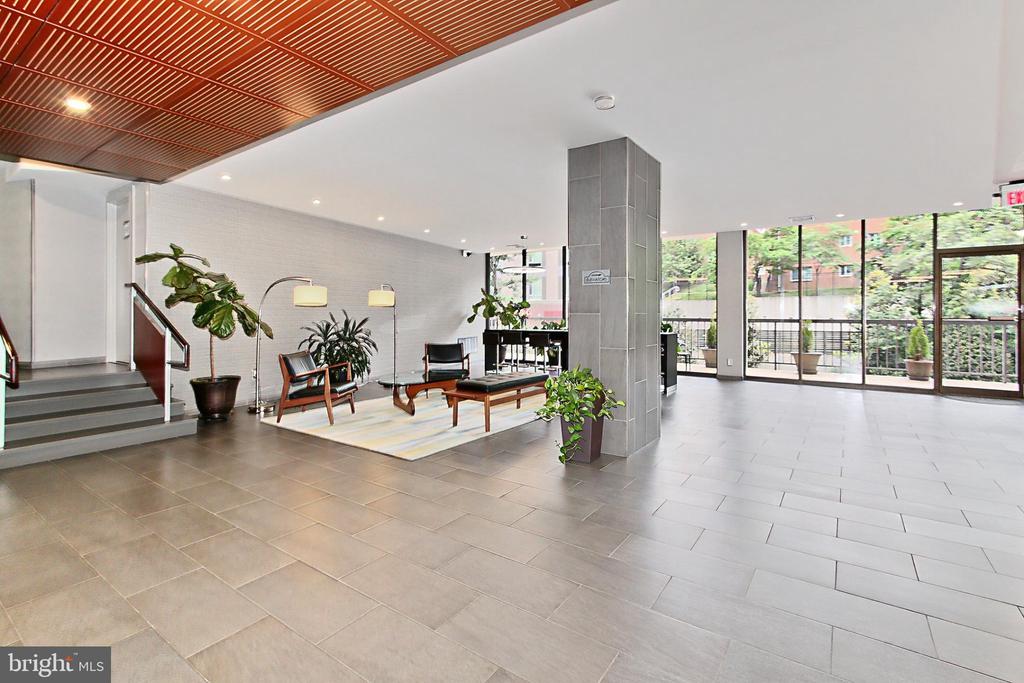 5300 COLUMBIA PIKE Unit: 705