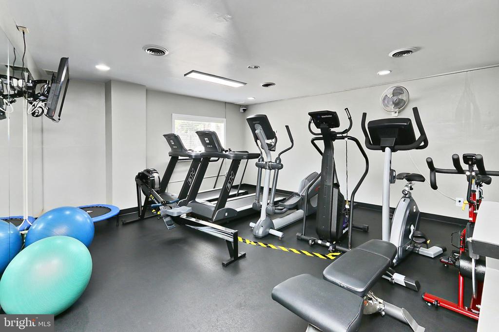 5300 COLUMBIA PIKE Unit: 705