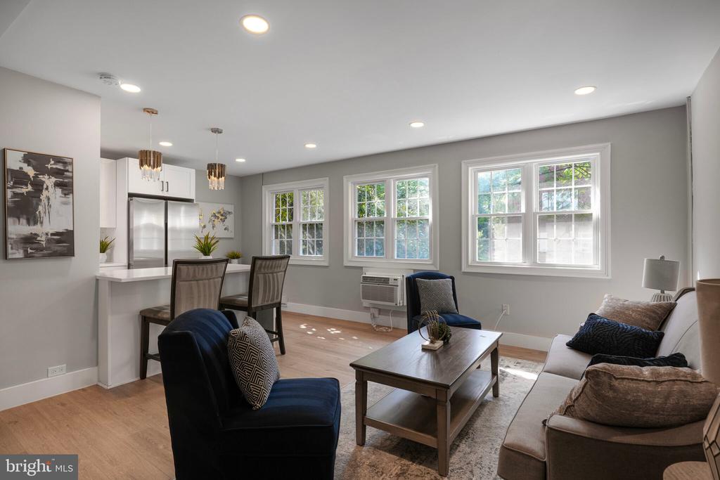 3528 VALLEY DRIVE