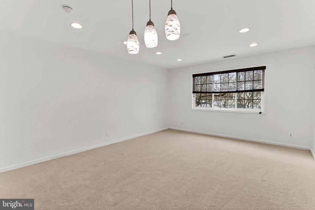1407 N VAN DORN STREET N 1407C