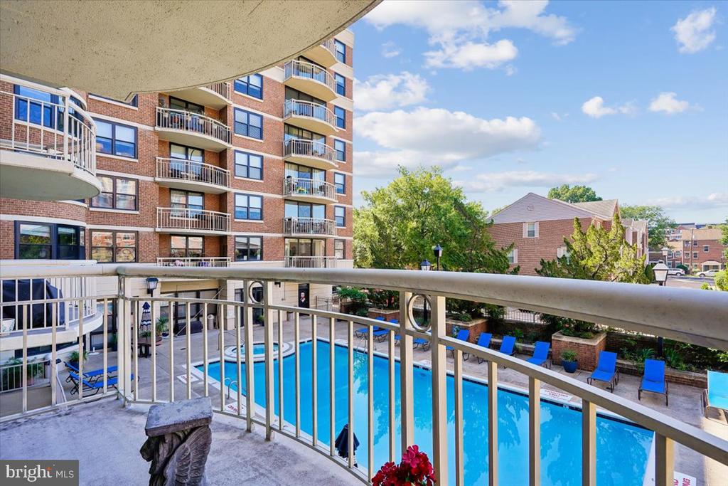 1200 BRADDOCK PLACE Unit: 205