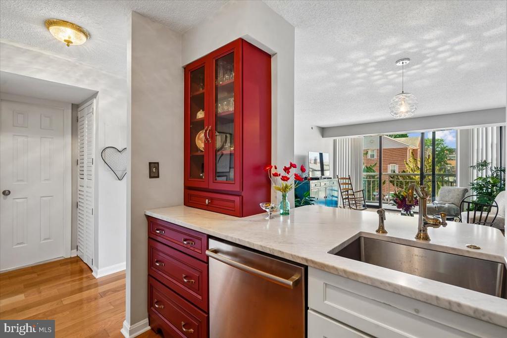 1200 BRADDOCK PLACE Unit: 205