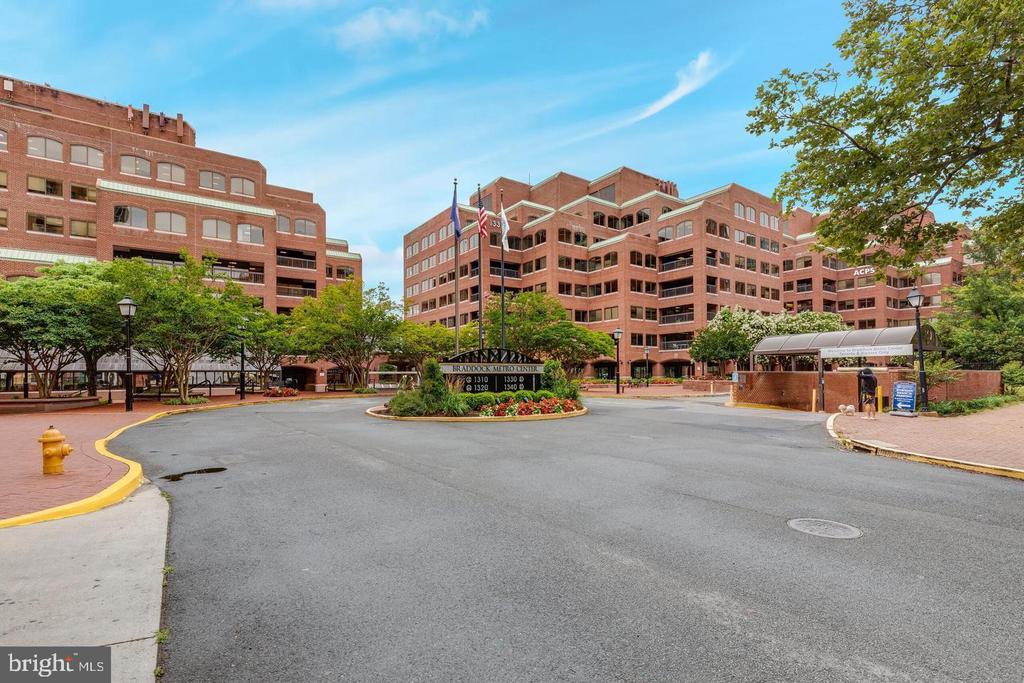 1200 BRADDOCK PLACE Unit: 205