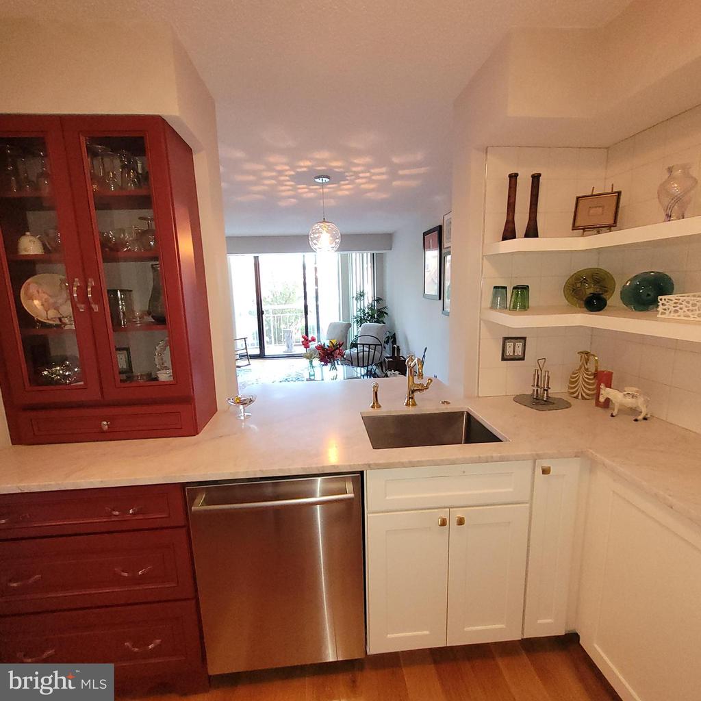 1200 BRADDOCK PLACE Unit: 205