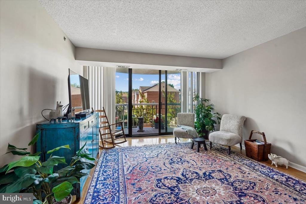 1200 BRADDOCK PLACE Unit: 205