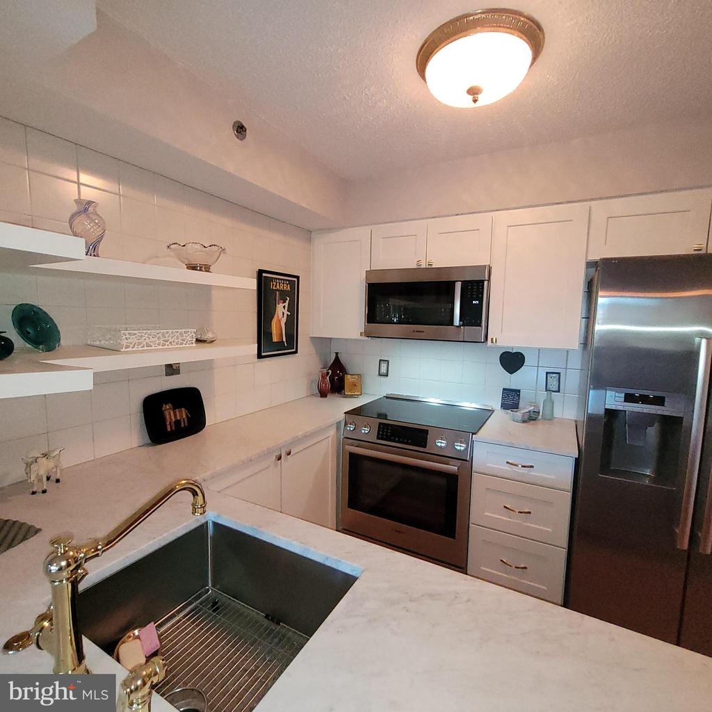 1200 BRADDOCK PLACE Unit: 205