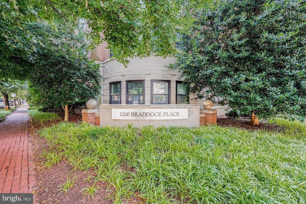 1200 BRADDOCK PLACE Unit: 205