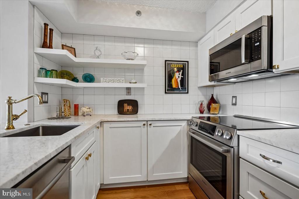 1200 BRADDOCK PLACE Unit: 205