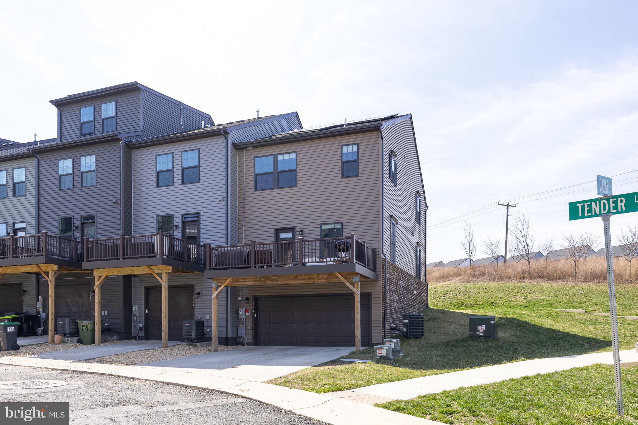 1128 SPUR LANE