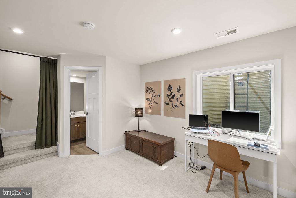 1128 SPUR LANE