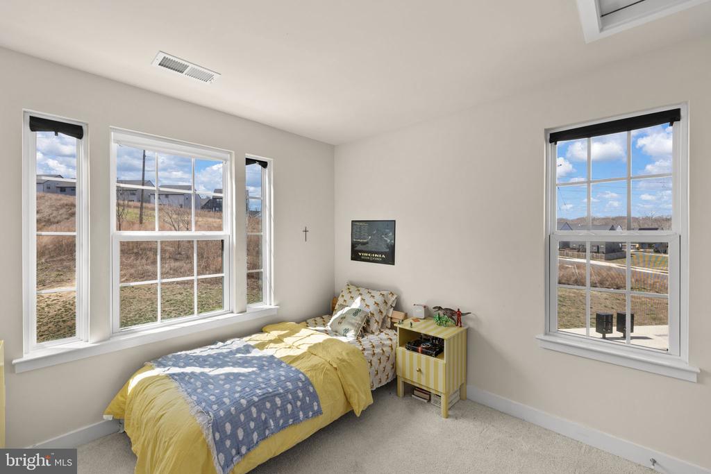1128 SPUR LANE