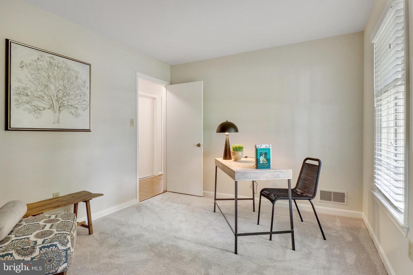 9812 Dansk Ct