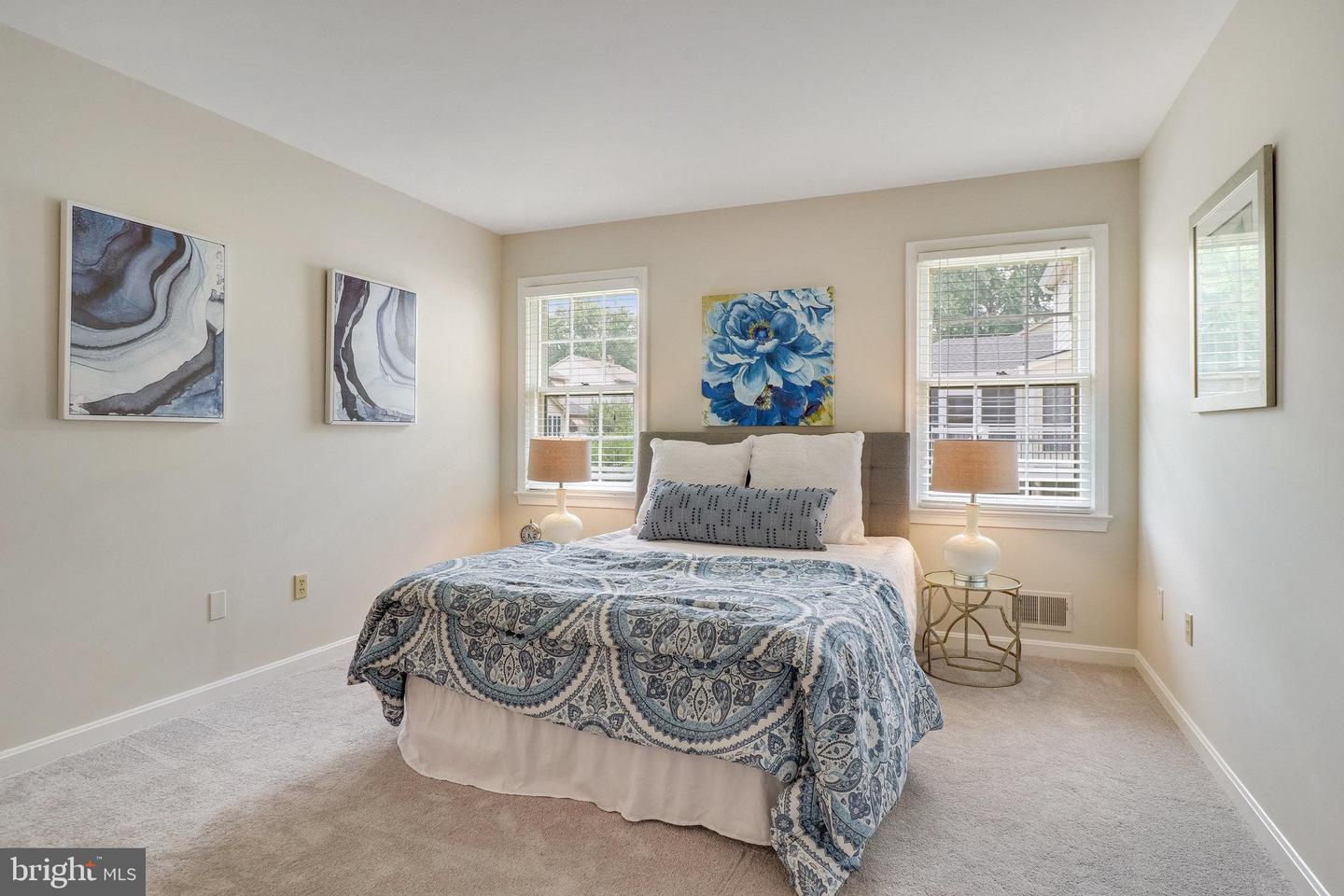 9812 Dansk Ct
