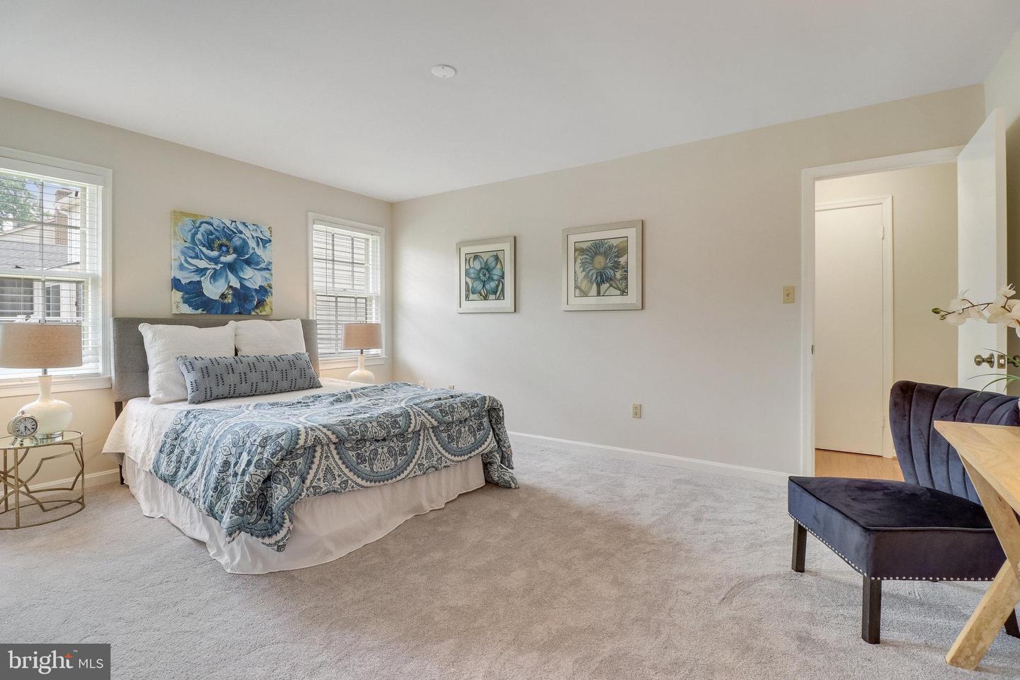9812 Dansk Ct