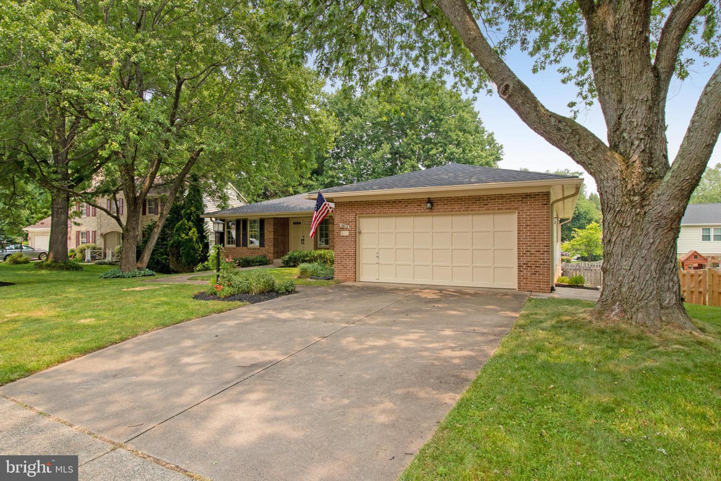 9812 Dansk Ct