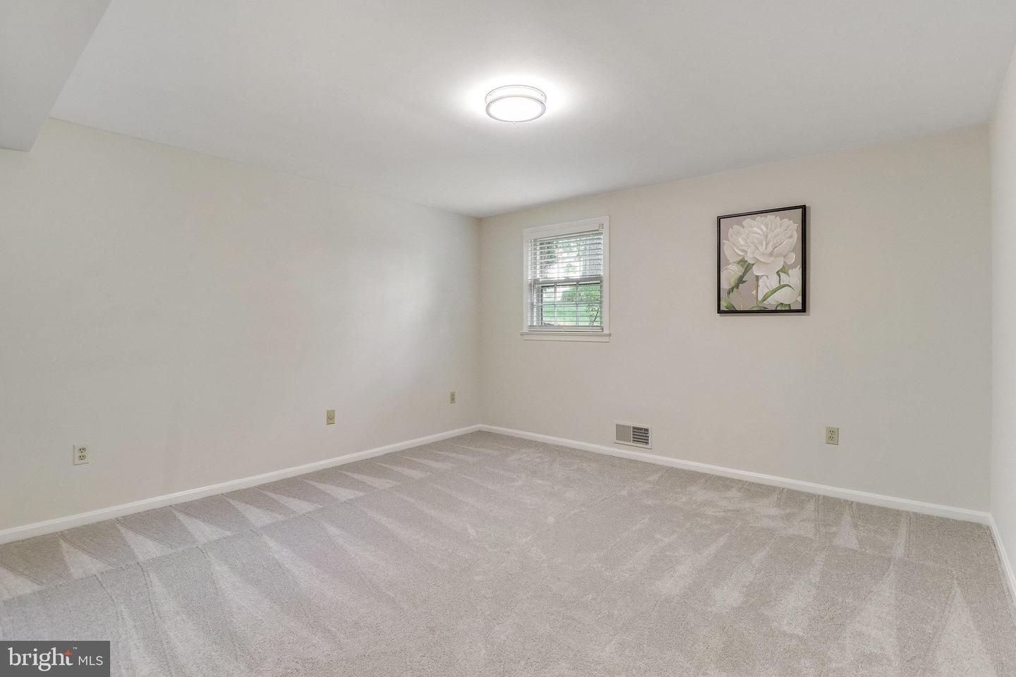 9812 Dansk Ct