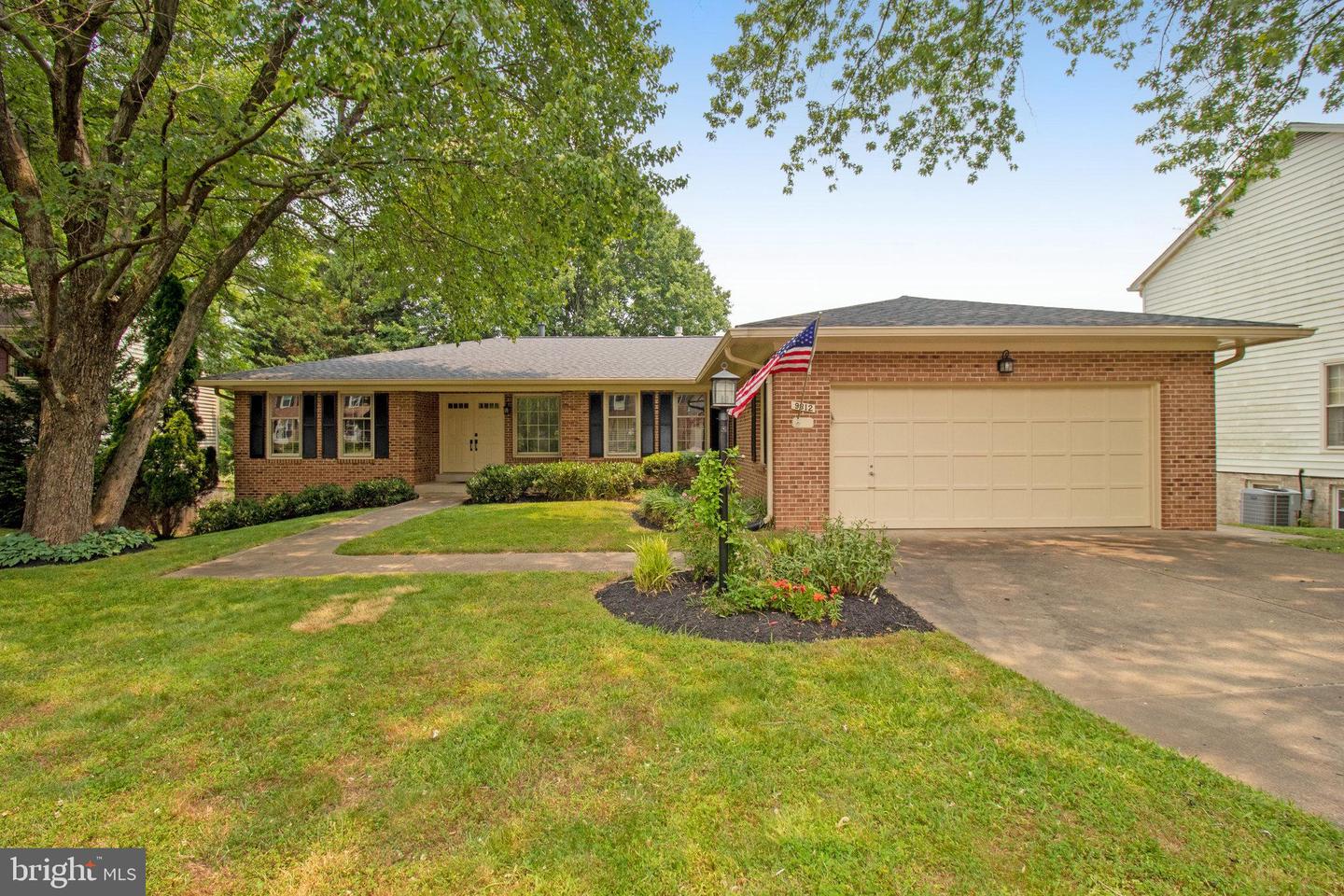 9812 Dansk Ct