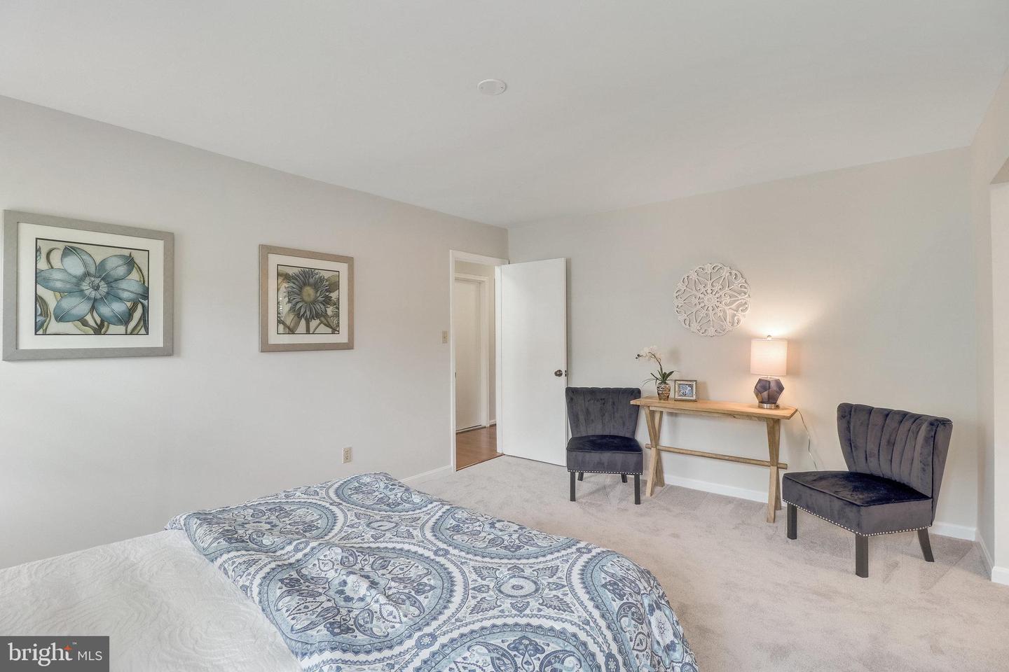 9812 Dansk Ct