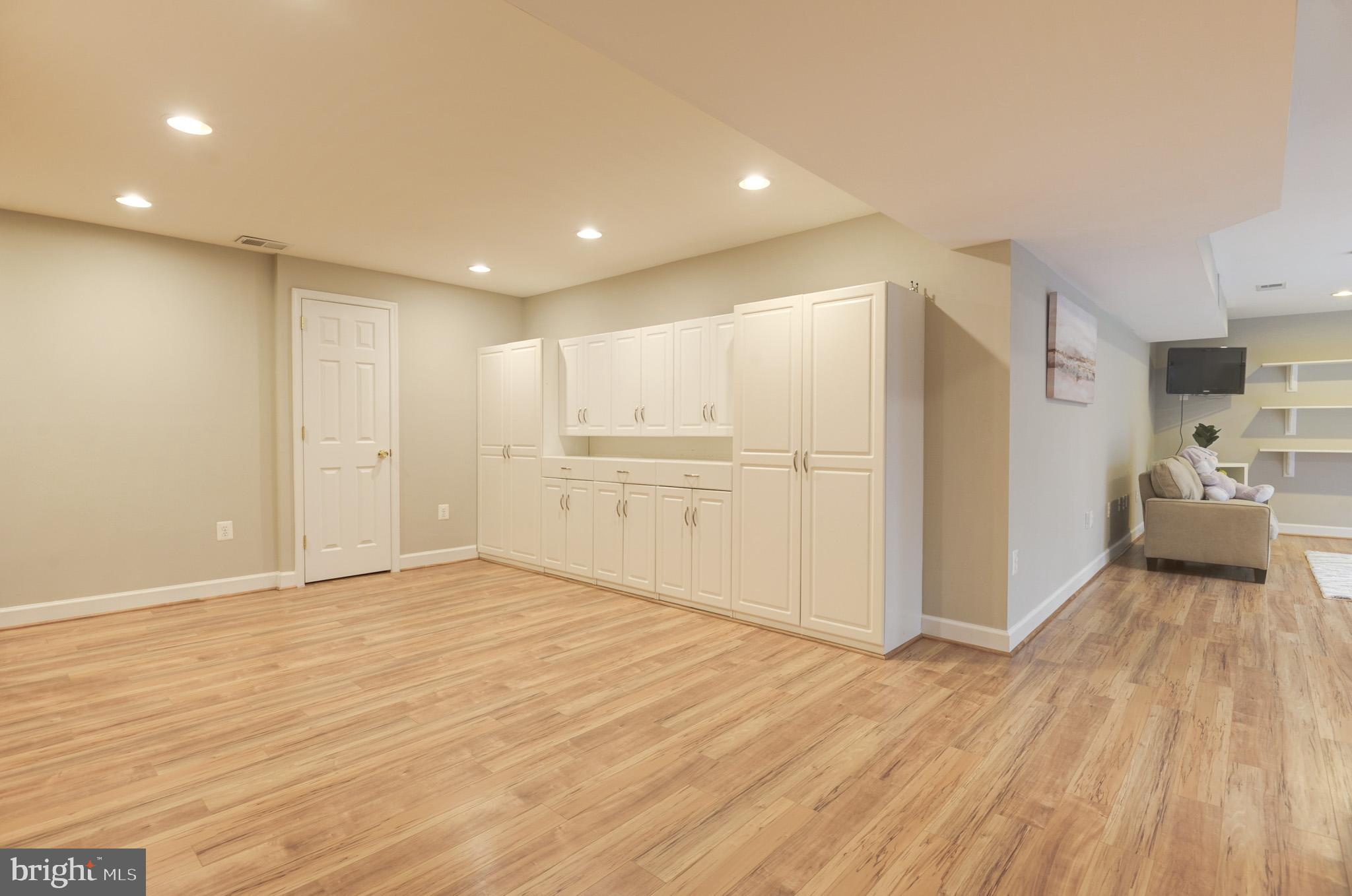 10859 Meadow Pond Ln