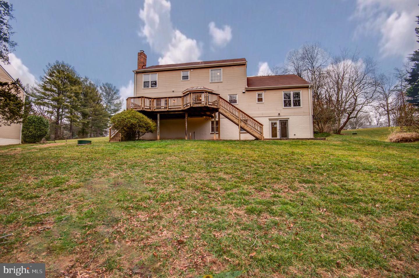 10859 Meadow Pond Ln