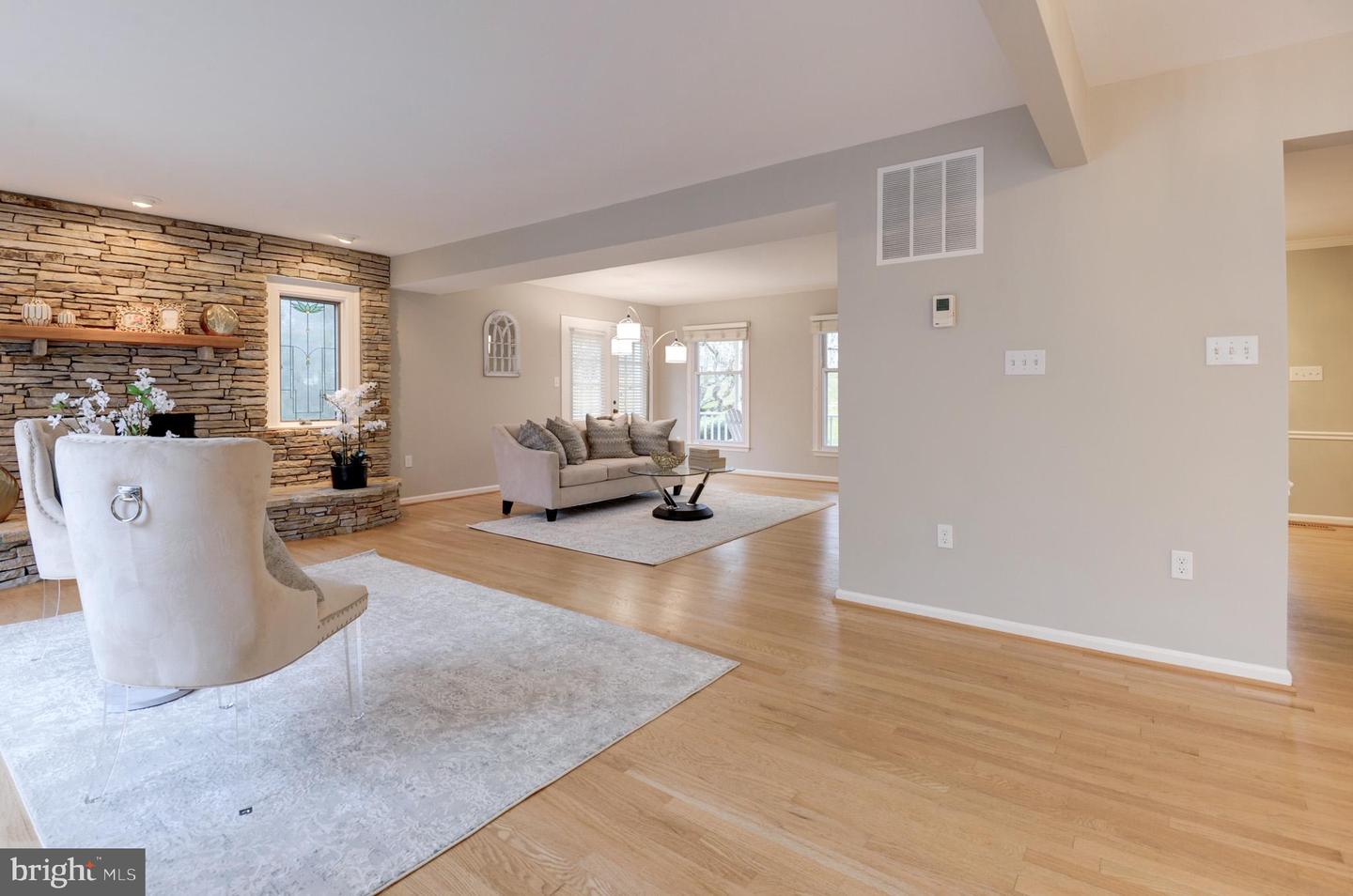 10859 Meadow Pond Ln