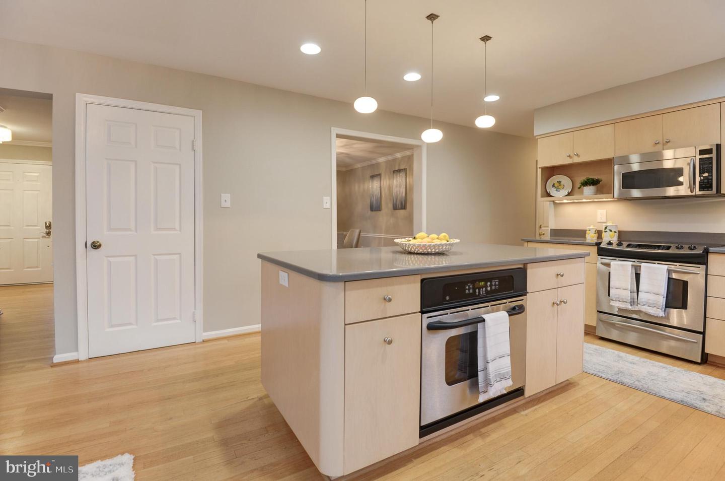 10859 Meadow Pond Ln