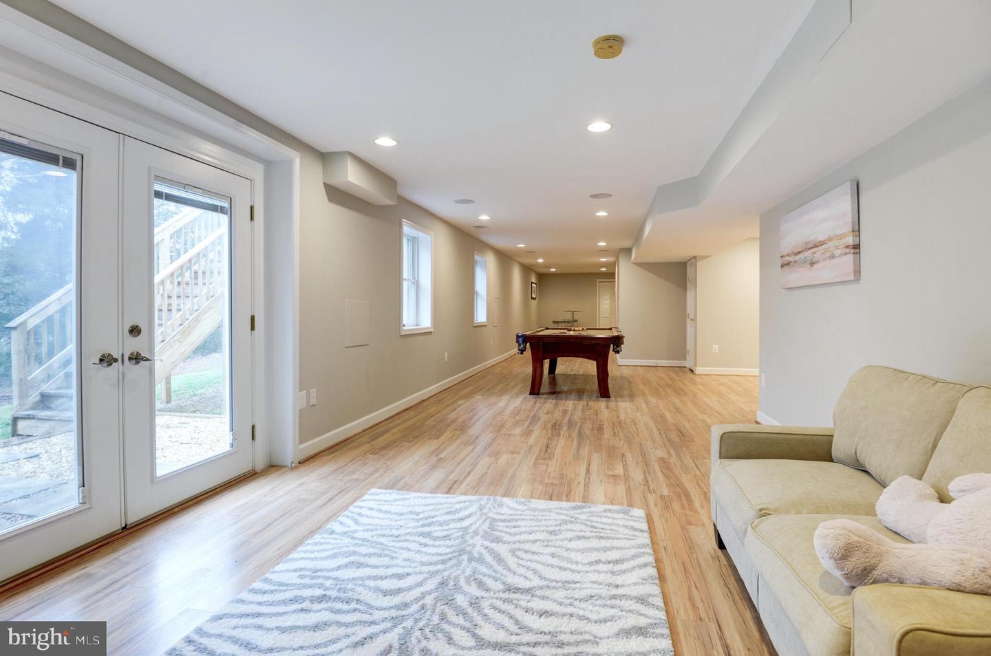 10859 Meadow Pond Ln
