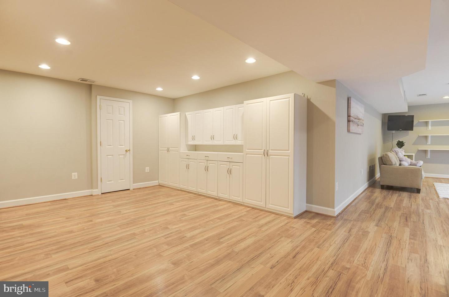 10859 Meadow Pond Ln