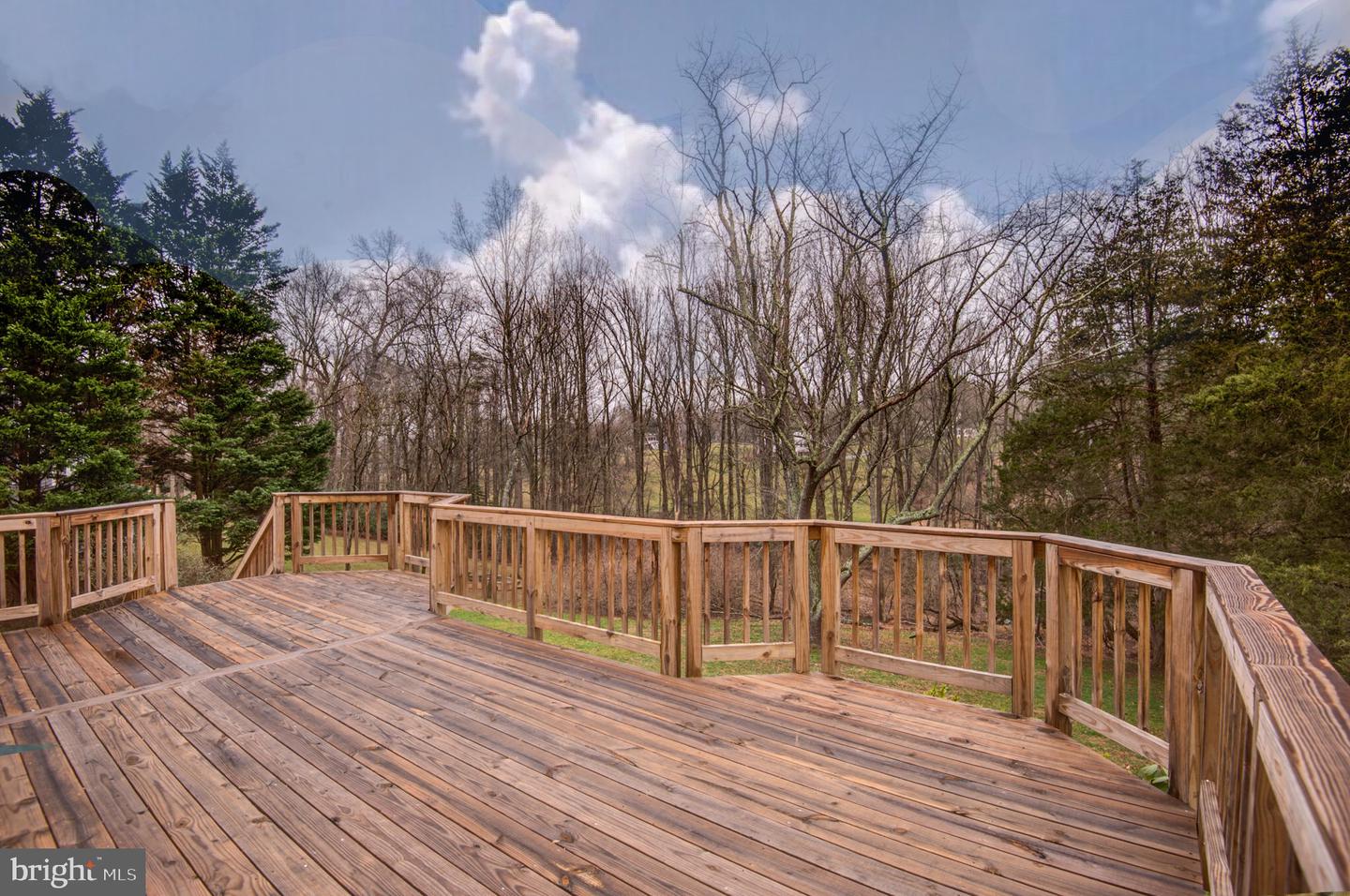 10859 Meadow Pond Ln