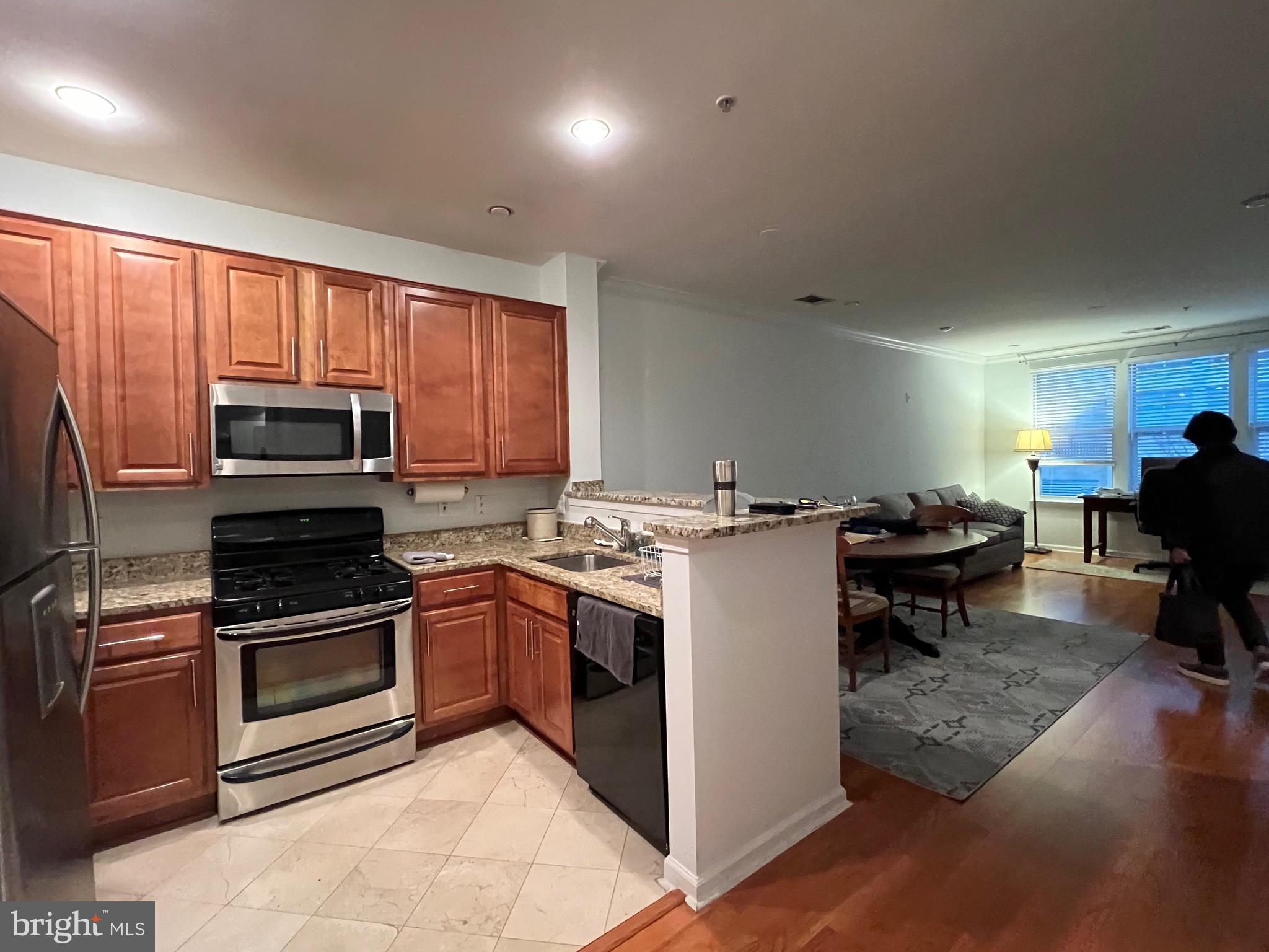 12000 Market St #324