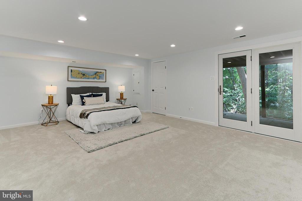 12506 N Lake Ct